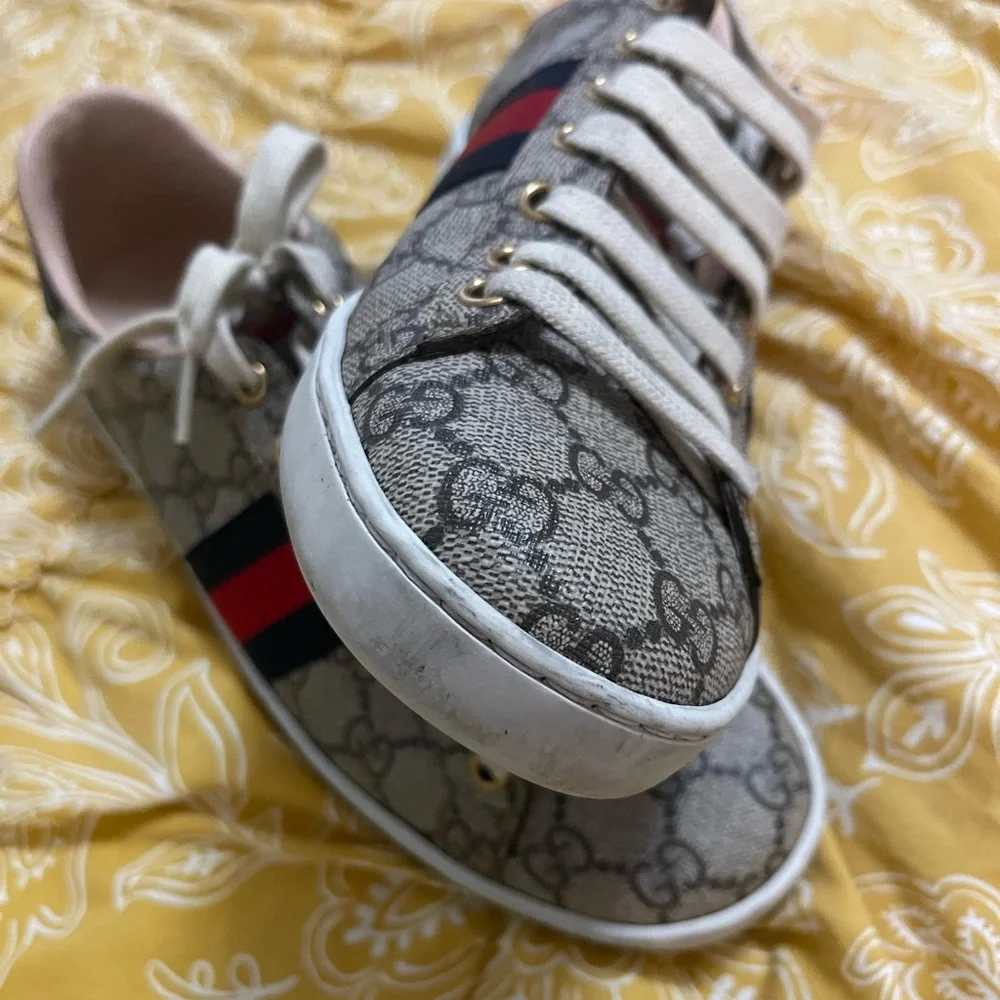 Authentic Gucci sneakers size 9 from Nordstroms  the soles are worn (see pics) - Picture 10 of 13